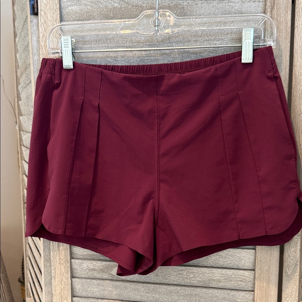 Lululemon &go Endeavor Shorts Red grape pleated pre owned